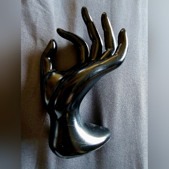 Hand display - Picture 2 of 2